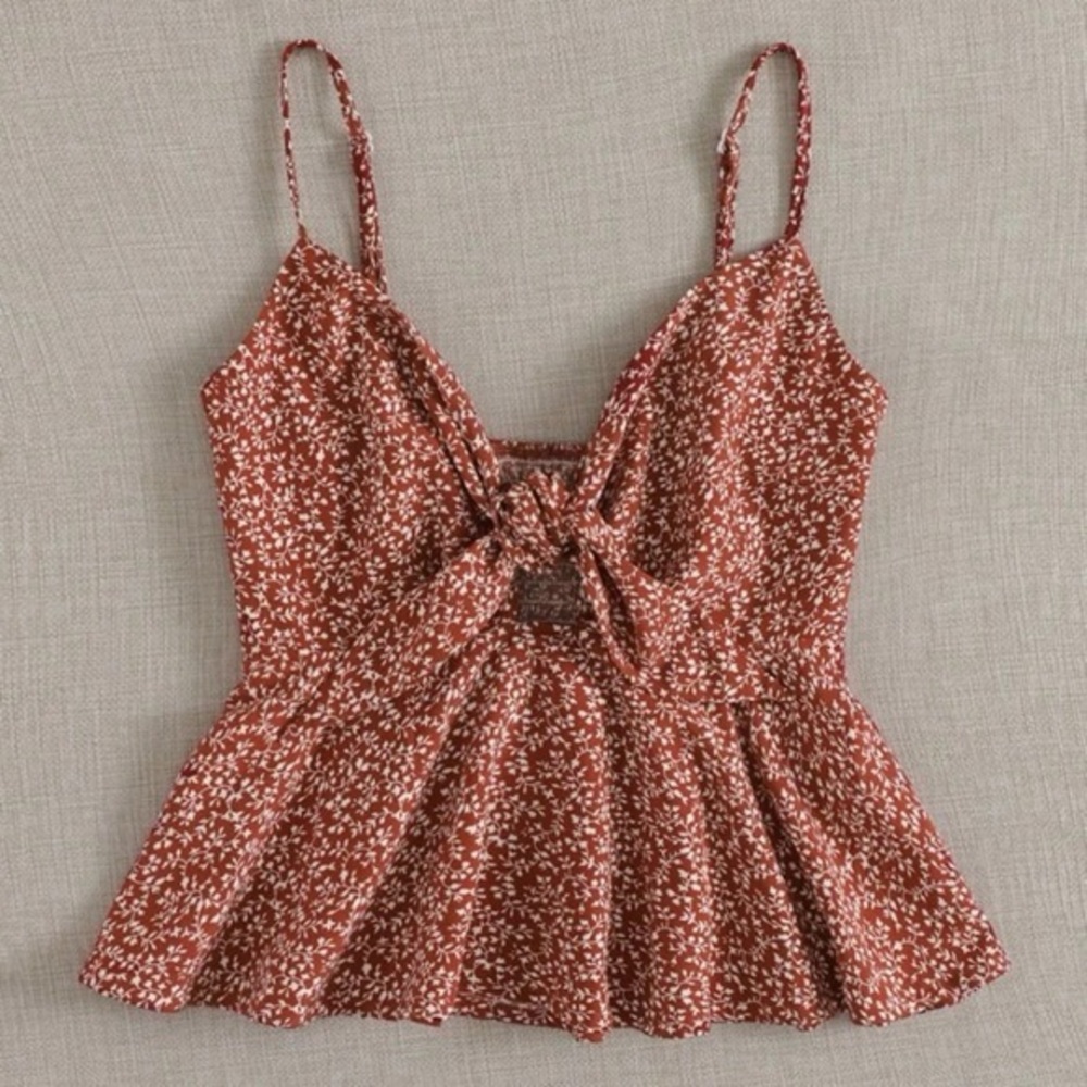 SHEIN Ditsy Floral Self-Tie Cami Peplum Top